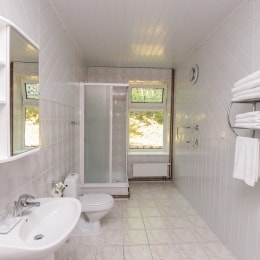 amber inn palanga vonios kambarys
