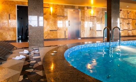 spa amber palace baseinas