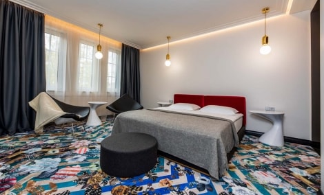 amsterdam plaza lova