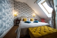 apvalaus stalo klubas lova