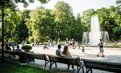 Monika Krilaviciene 2019 07 Romantikas miestas vasara vakaras pora zmones Bernardinu parkas Bernardinai