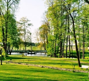 poilsis bistramplolio dvare parkas