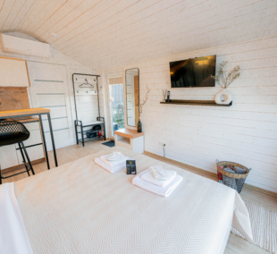 Comfort Villas namelis, TV