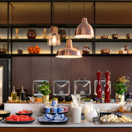 Courtyard By Marriott pusryčiai