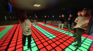 Lava floor, grindys lava Vilniuje