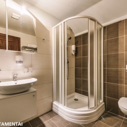 poilsis nidoje oro nida liukso apartamentai vonia 12085