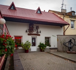 Lėlių vėžimo teatras (1)