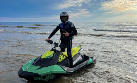 Pasiplaukiojimas vandens motociklu 8
