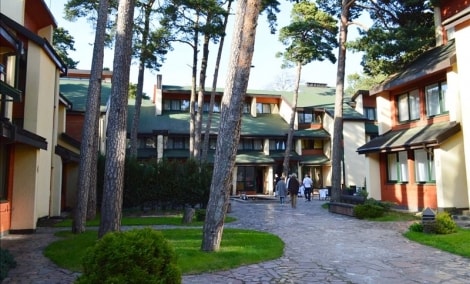 poilsis palangoje prie parko kiemas 14884