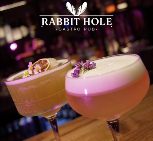 Add esthetically logo to this  Seedream 45 18637