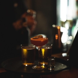 rabbit hole kokteiliu gaminimo edukacija