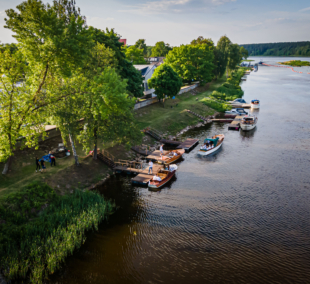 Raudonbarzdžio medinių laivų flotilė 2