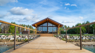 Royal Horse Resort namelis