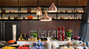 Courtyard By Marriott pusryčiai