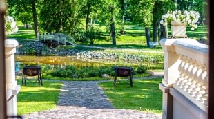 Taujėnų dvaras parkas