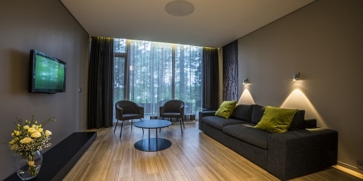 poilsis trakuose tony resort svetaine 14646