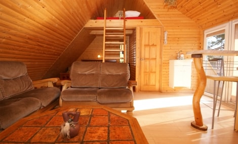 vila deva pervalkoje keturvietis kambarys
