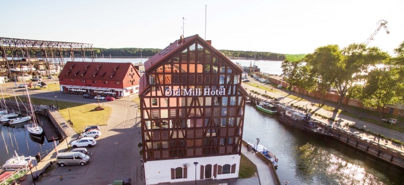 „Old Mill​​ Hotel“ dviem