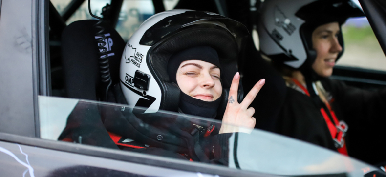 Važiavimas ralio automobiliu